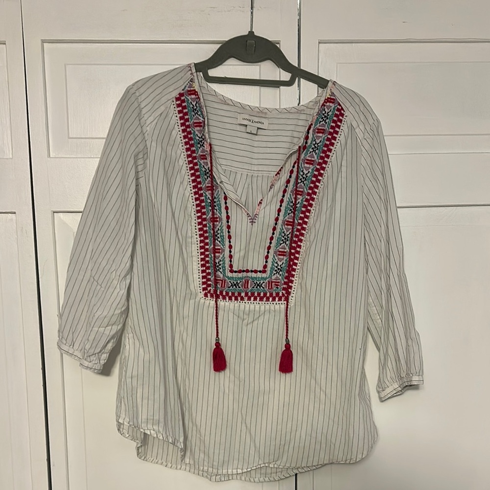 Vintage America Gray and White Embroidered 3/4 Sleeve Blouse